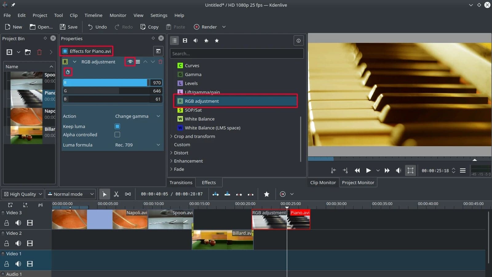 Учебное окно Kdenlive с эффектом RGB adjustment и изображением клавиш пианино